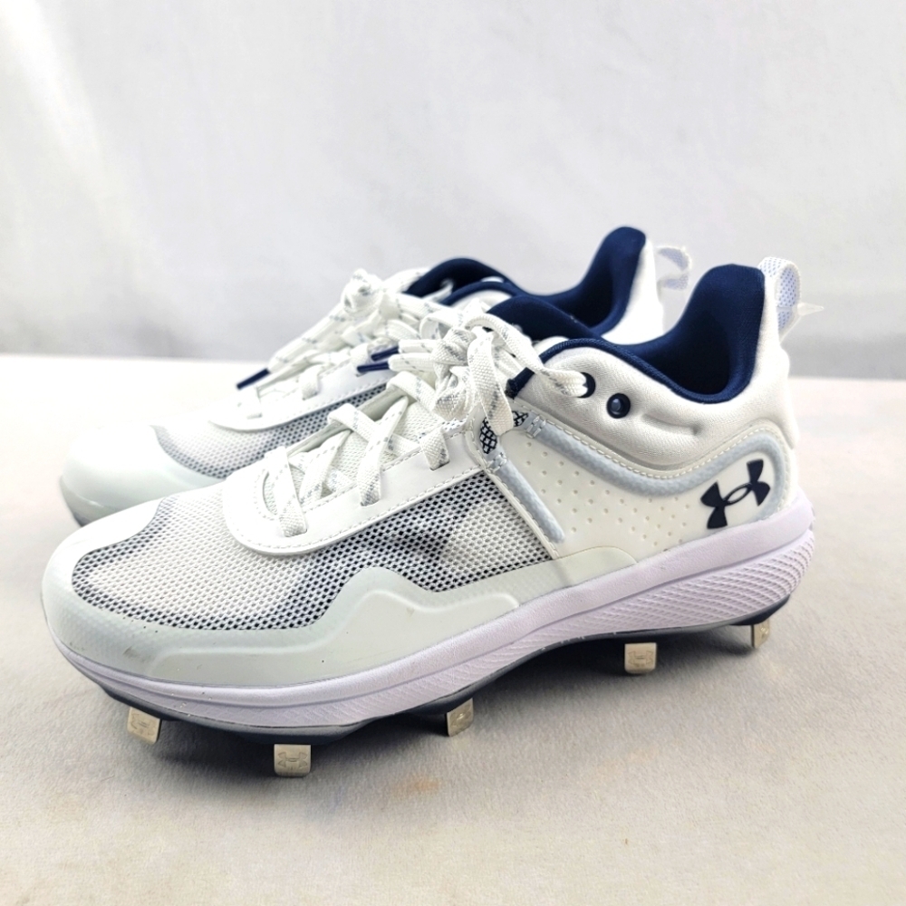 NWOT Under Armour Women's Glyde Mt Softball Shoe‎ size 5.5